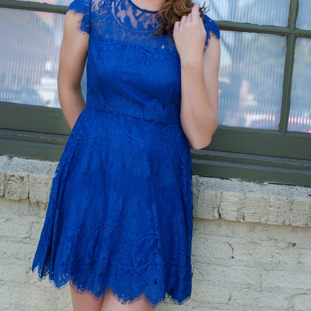 Dakota Lace Dress (LIKE NEW)